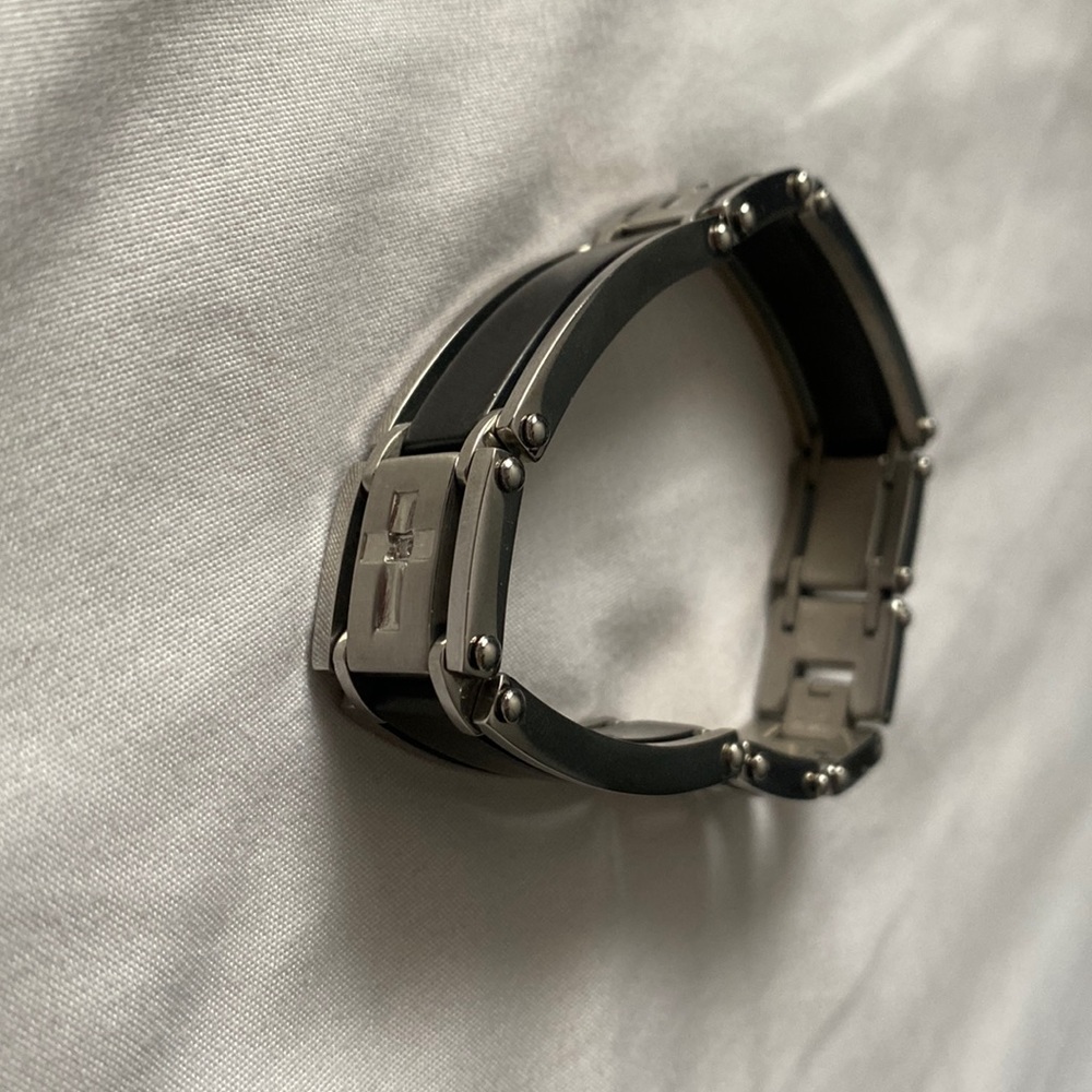 Stainless steel cross bracelet